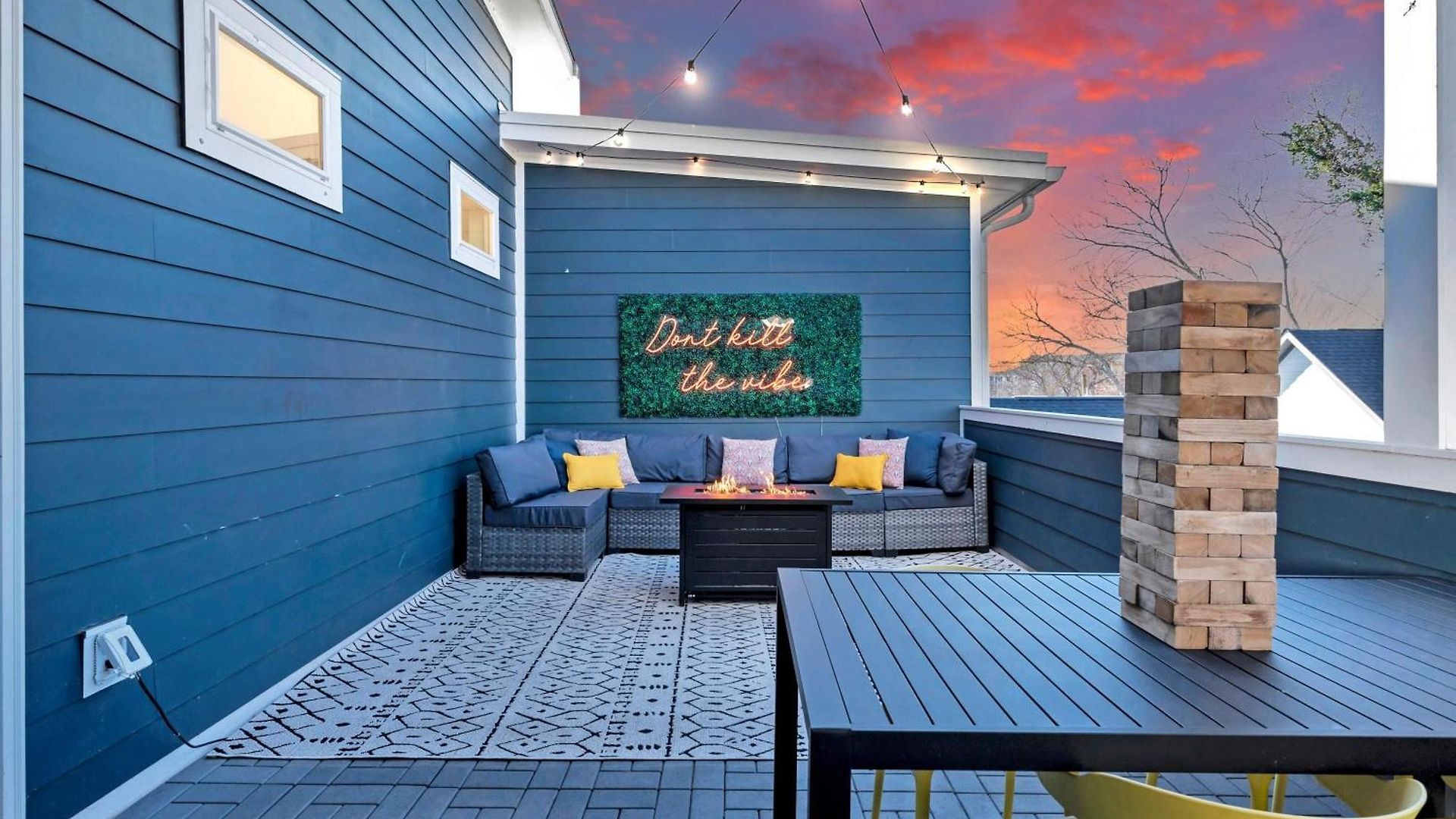 Private Roof Deck - Game - Broadway In 10 Holiday home