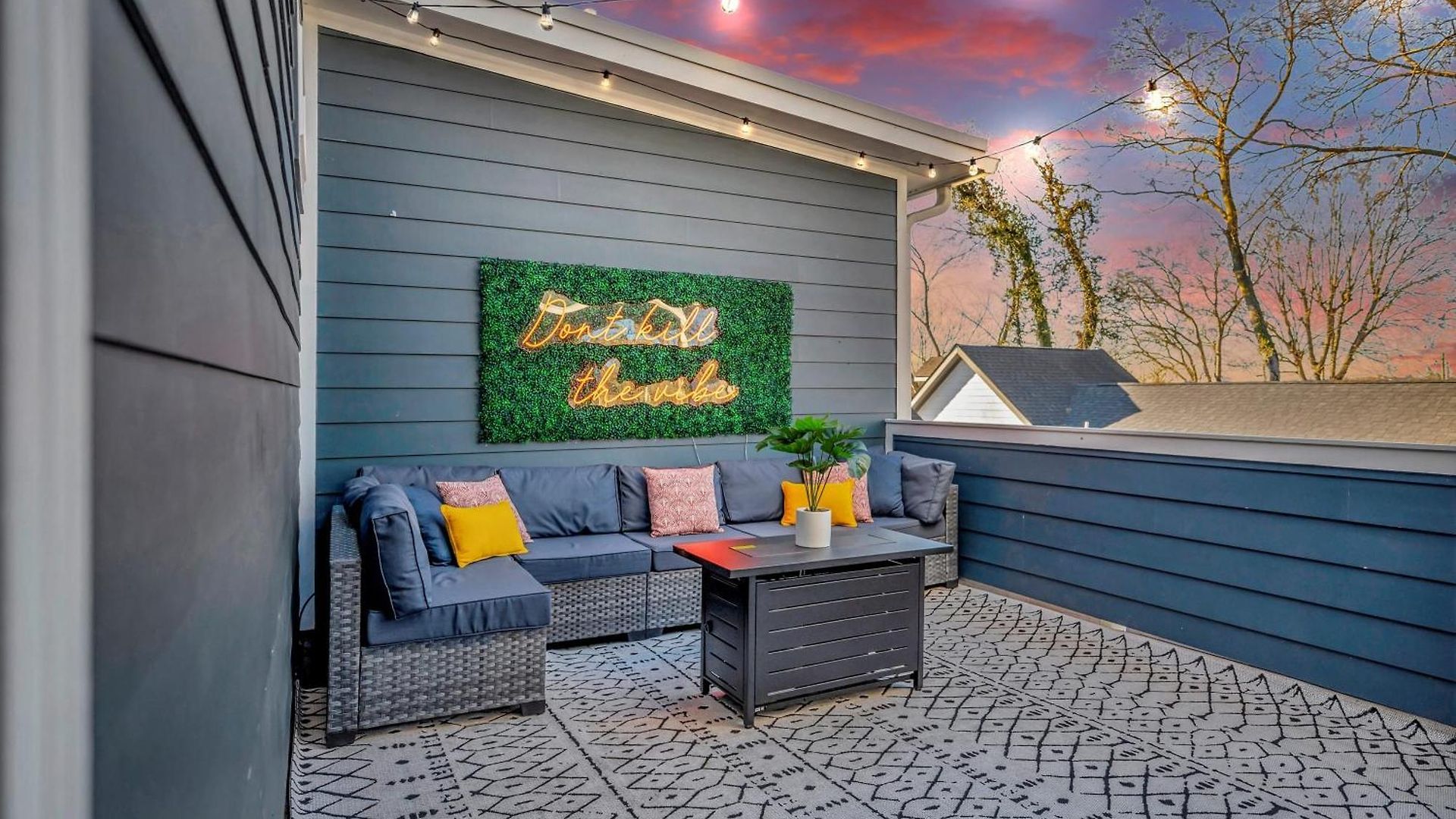 Private Roof Deck - Game - Broadway In 10 Holiday home *