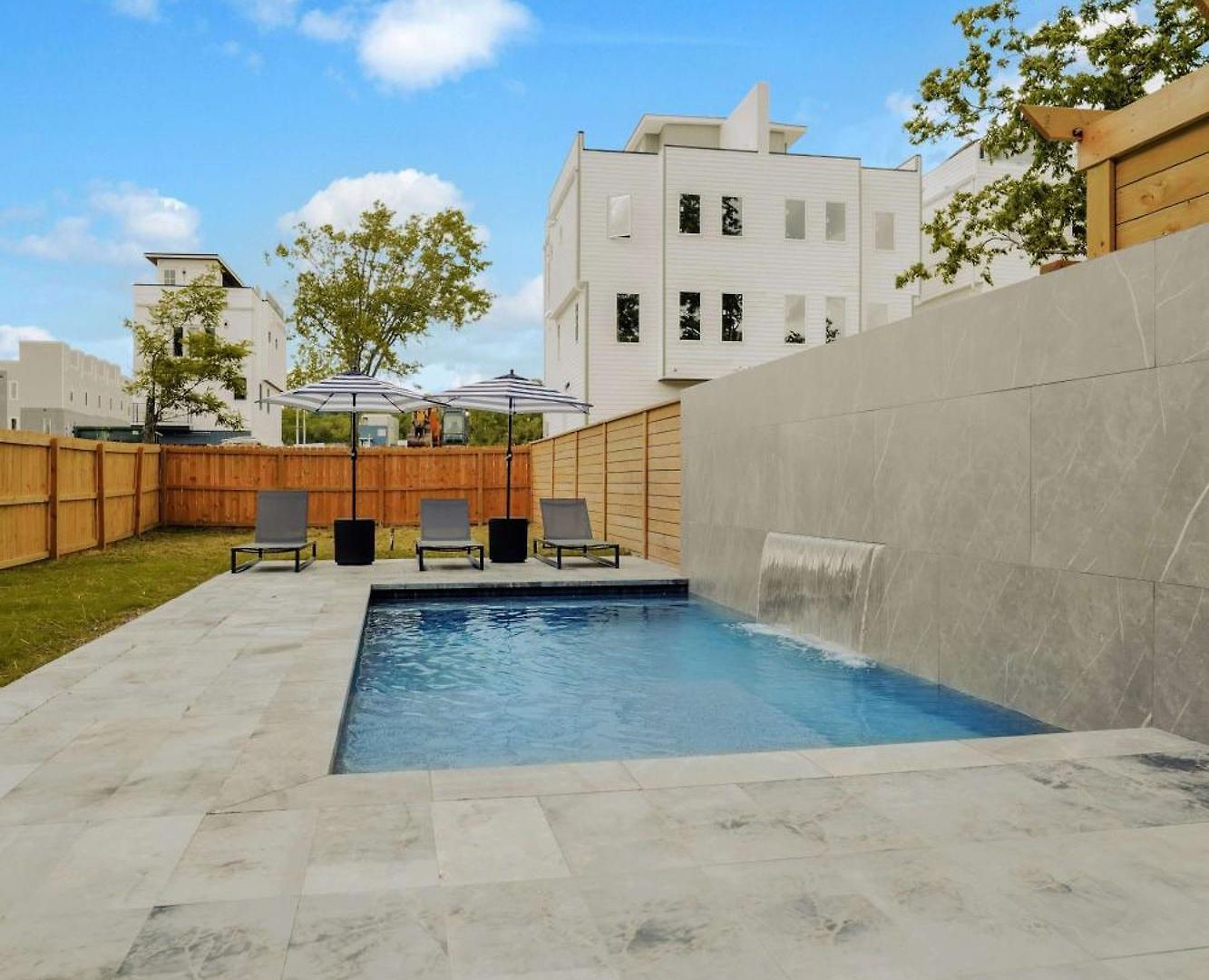 1st Flr Retreat Downtown & Spots Holiday home *