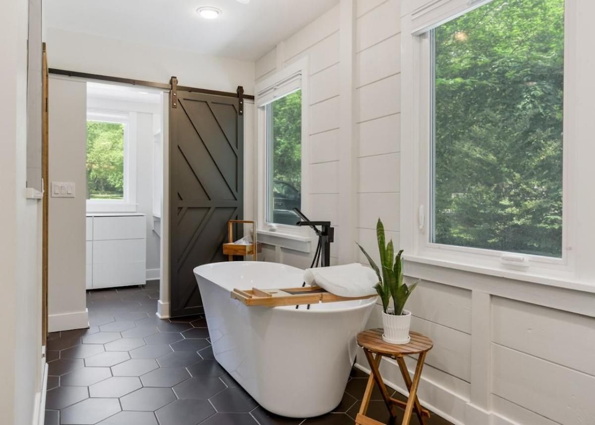 Modern Music Oasis Sauna & Spacious Yard Nashville