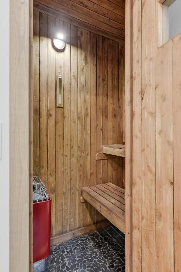Modern Music Oasis Sauna & Spacious Yard
