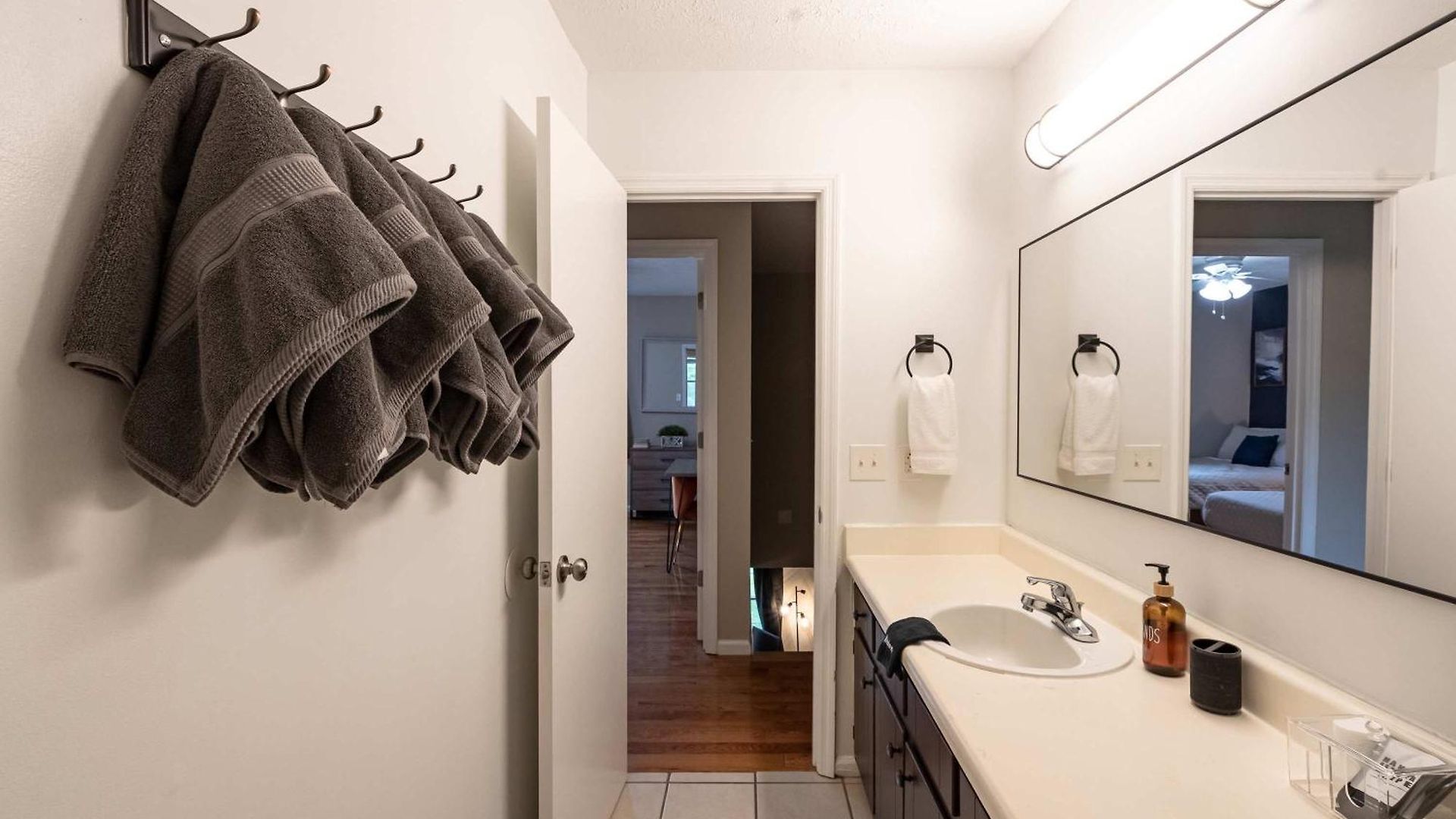 Holiday home East Getaway - Walk To Parks Golf & Music Spots Nashville
