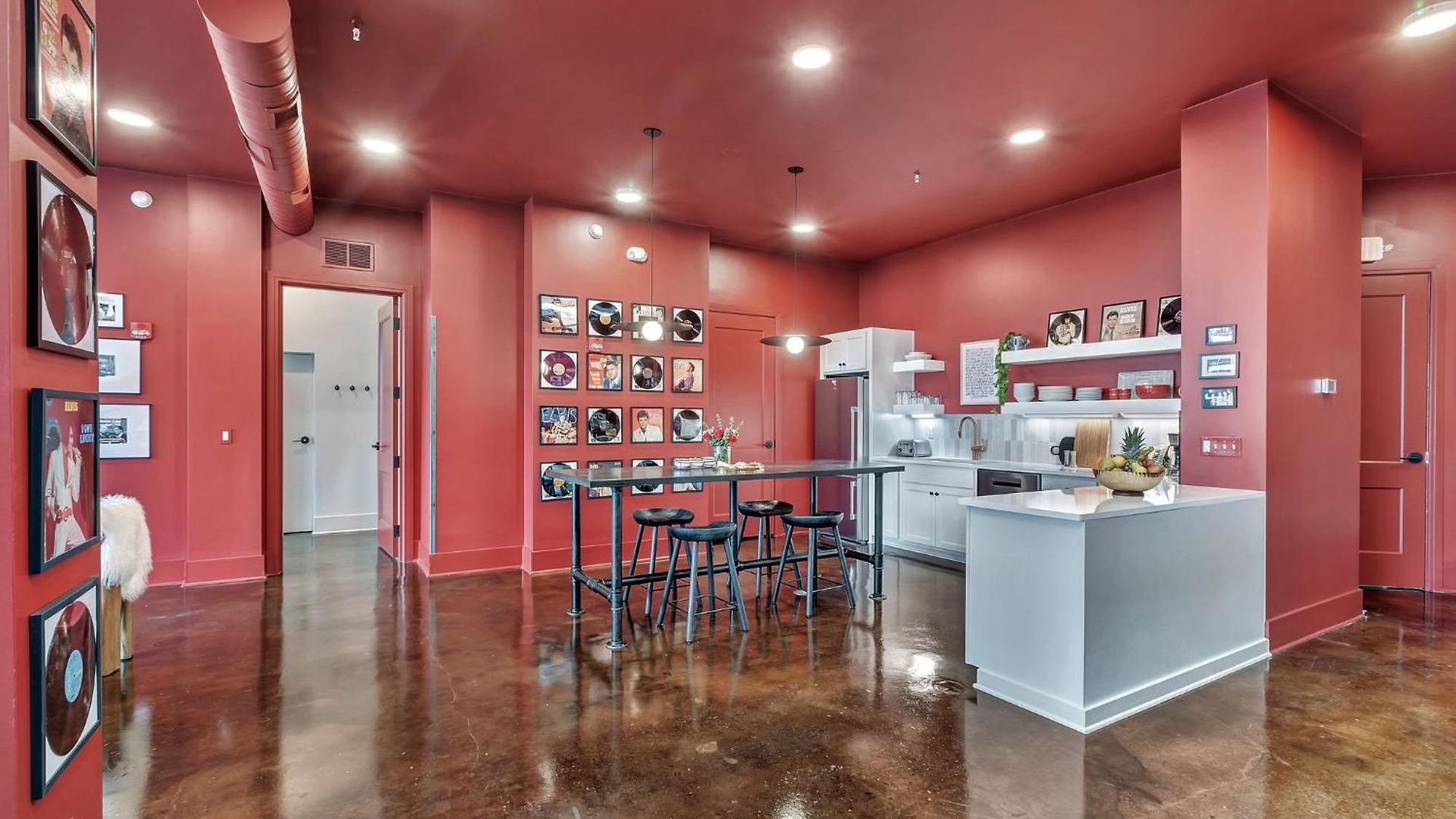Elvis 4br By Maddox Apartment