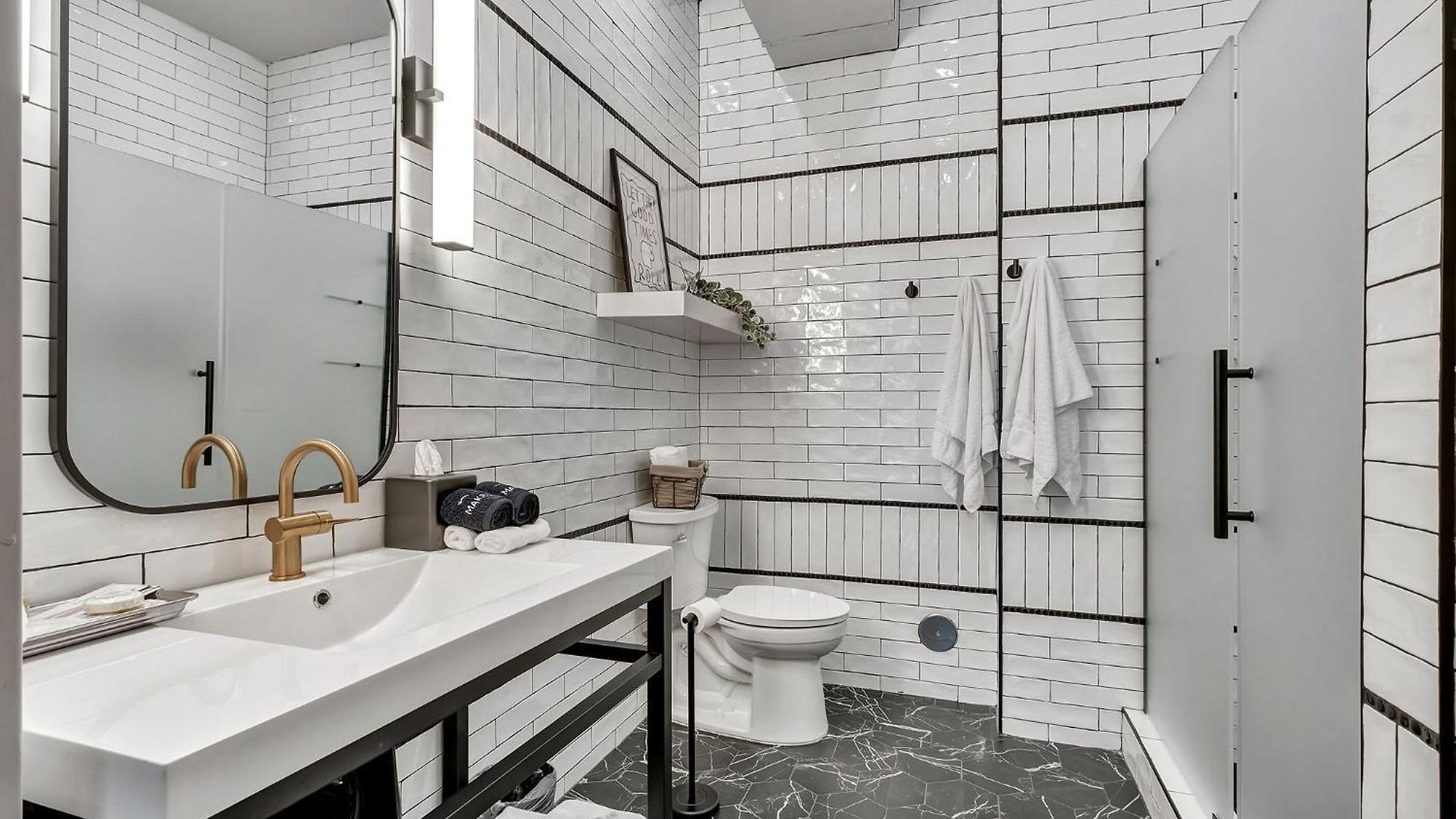 Apartment B 4br By Maddox