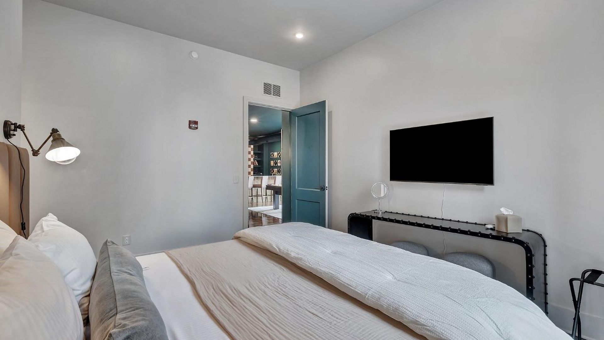 Apartment B 4br By Maddox *
