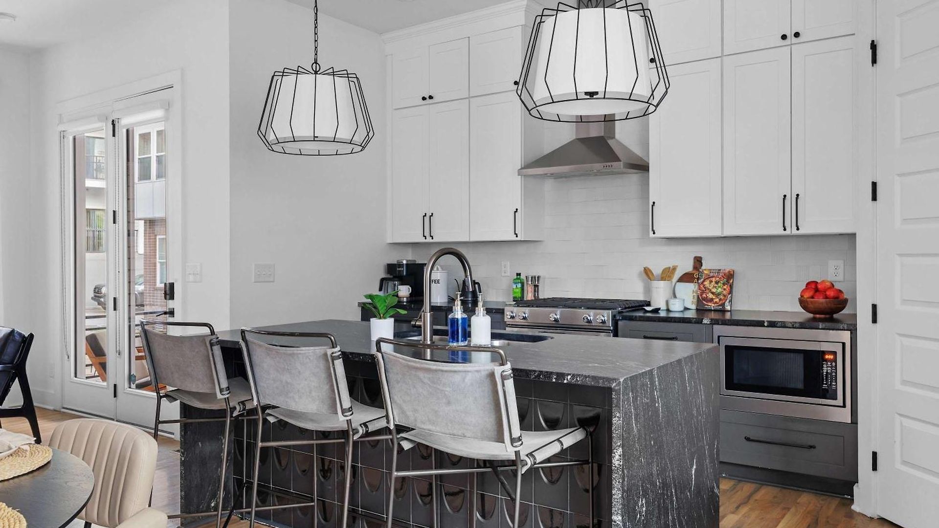 The Waylon - Newly Redesigned, Rooftop With Sauna Holiday home *