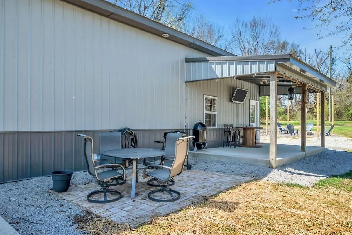 The Den At J-barn - Secluded Retreat Holiday home Nashville