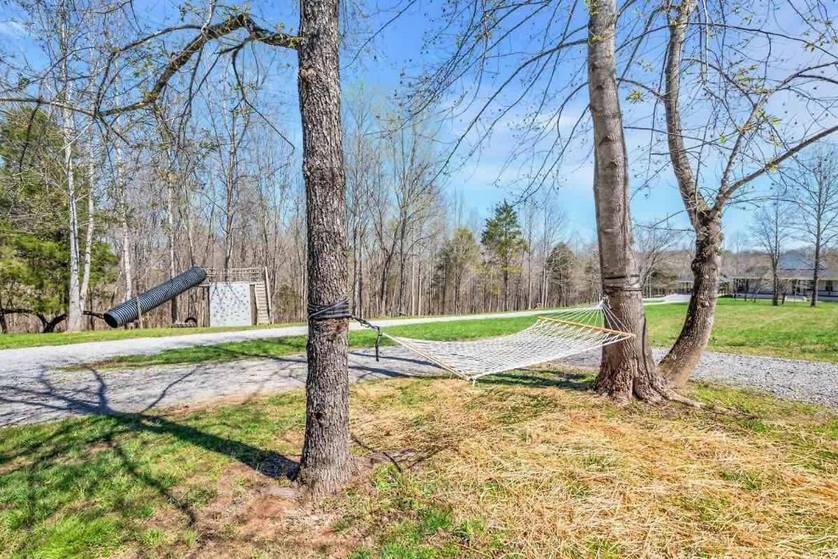 The Den At J-barn - Secluded Retreat Holiday home Nashville