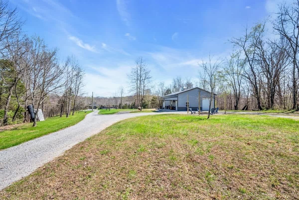 The Den At J-barn - Secluded Retreat Holiday home Nashville