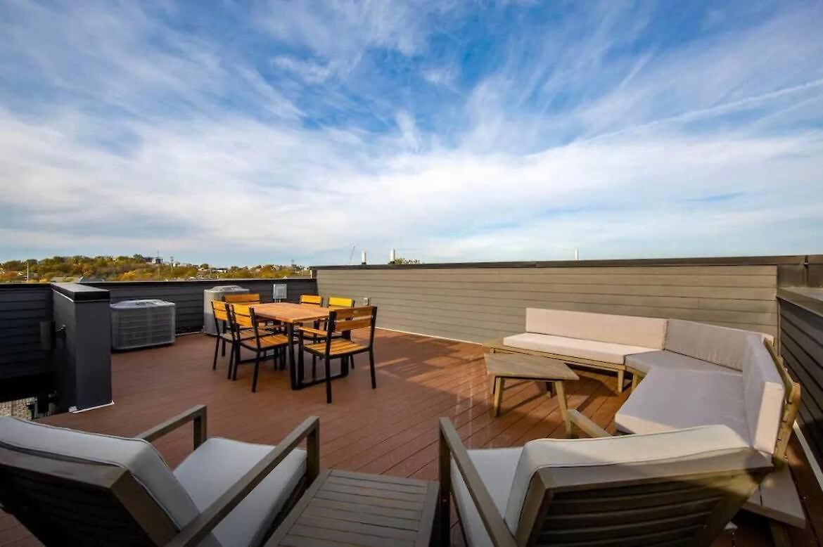 West End Oasis'- 2 Side By Side Homes - Patios Holiday home Nashville