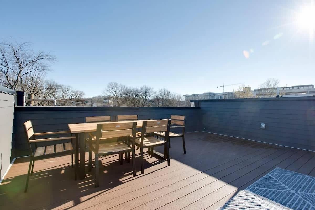 Holiday home West End Escape - New Build With Rooftop Views