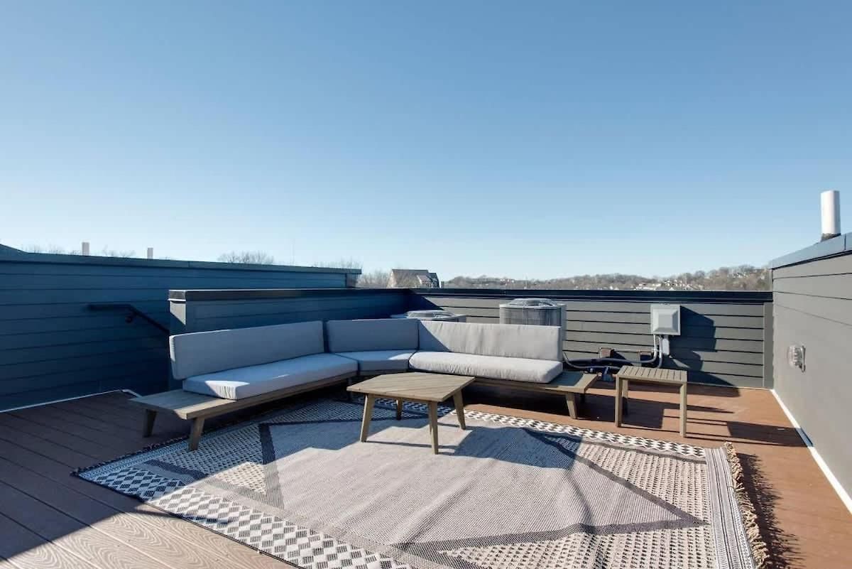 West End Dream-private Balcony-6 Mins To Broadway Holiday home Nashville