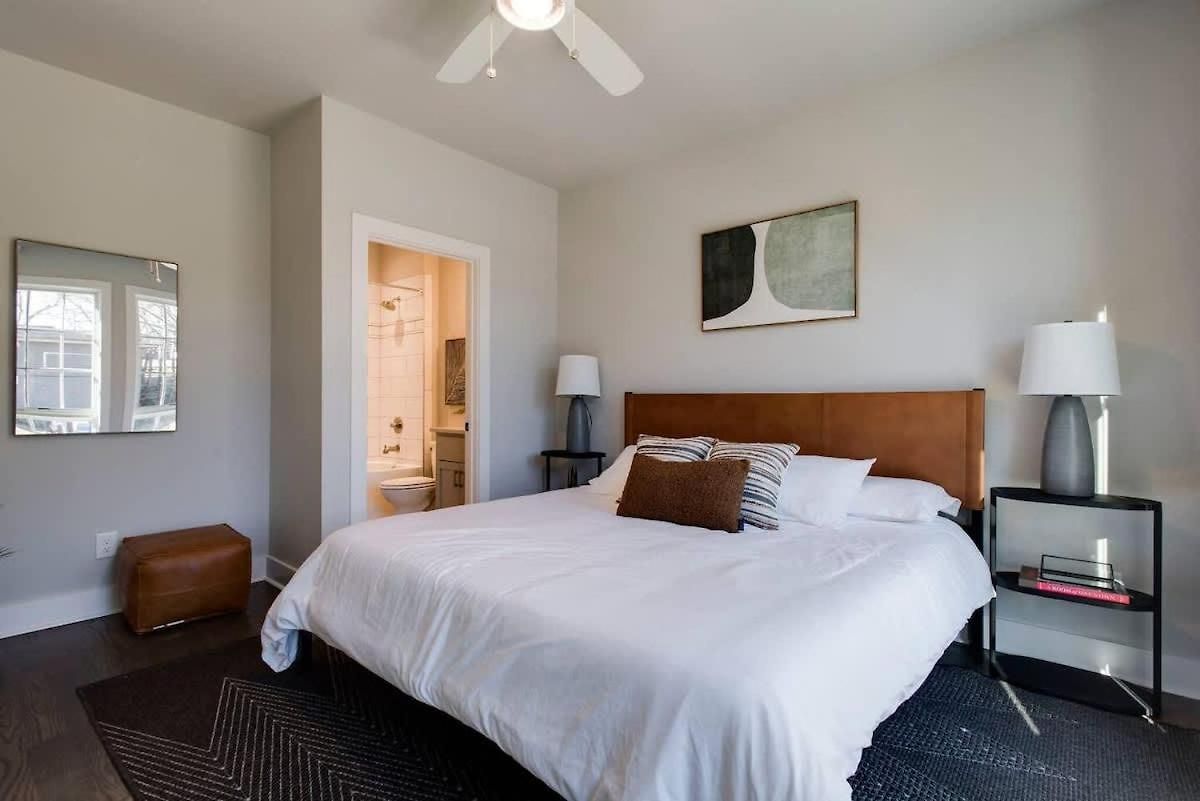 West End Dream-private Balcony-6 Mins To Broadway * Nashville