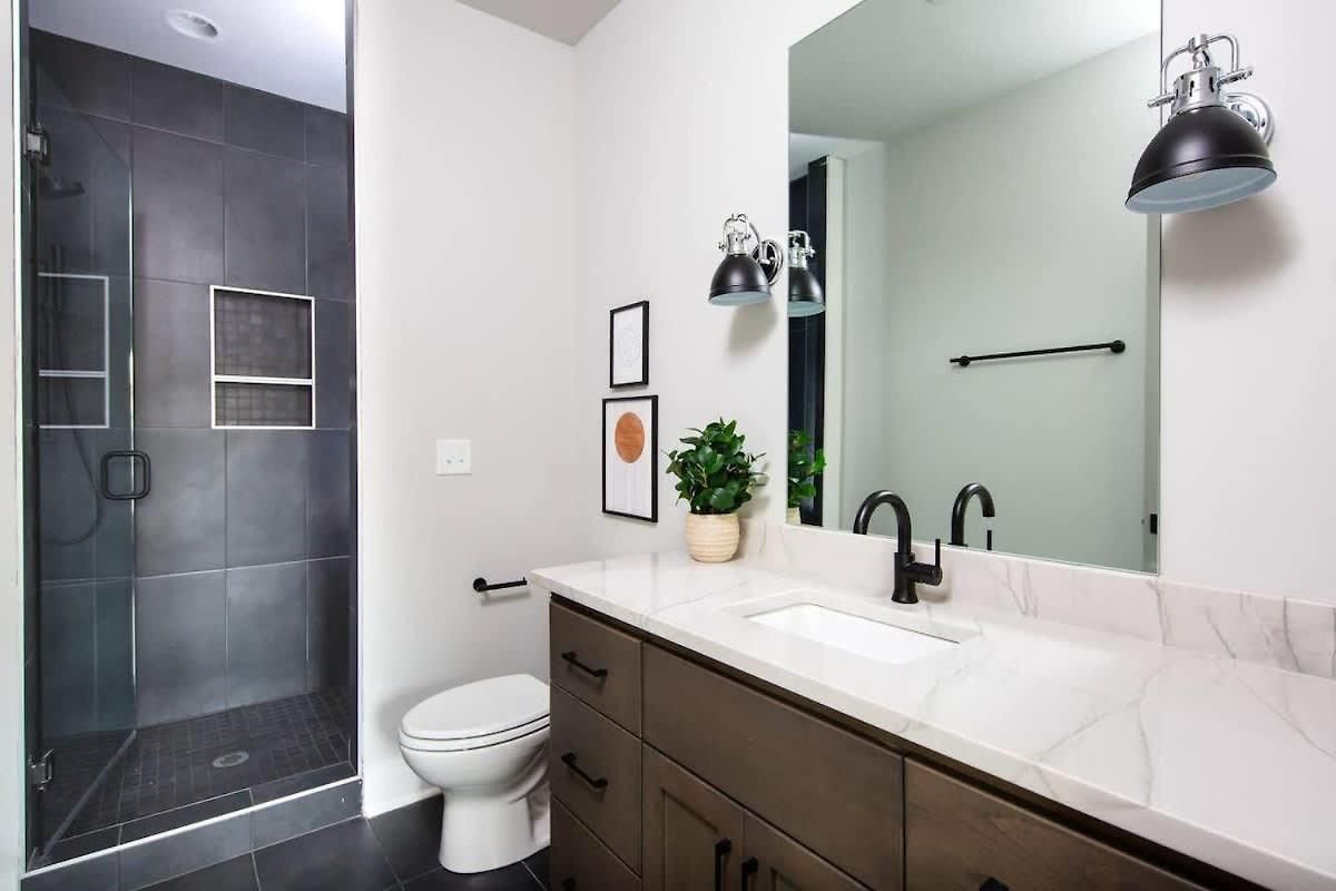 West End Luxe - Outdoor Patio And Rooftop Views *