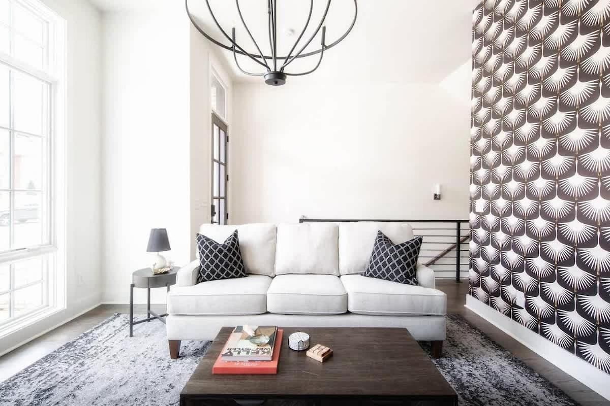 West End Luxe - Outdoor Patio And Rooftop Views Holiday home *