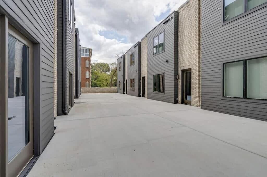 Two Side By Side Homes - Min To Vandy 3min To Bars Holiday home Nashville