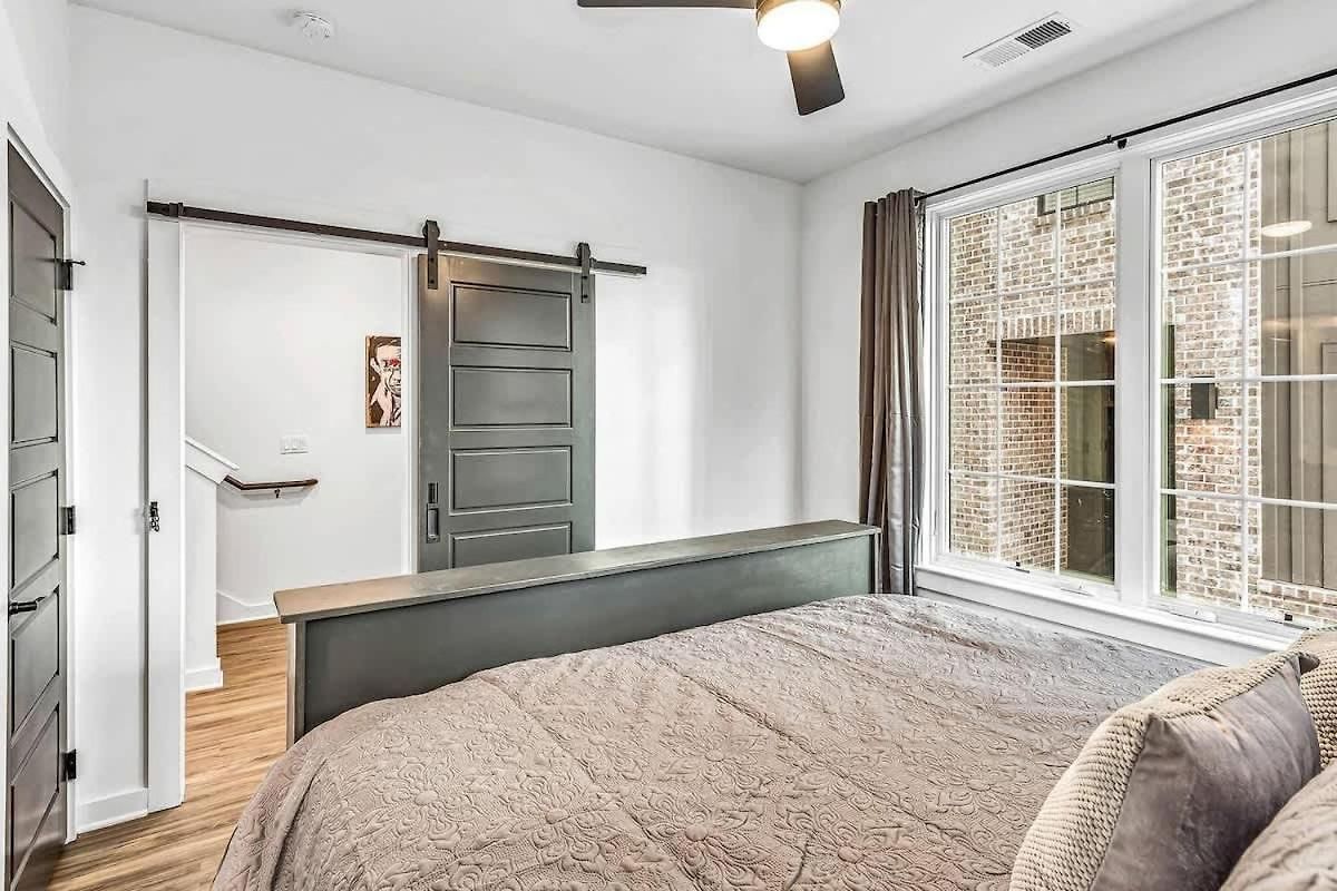 Johnny And June House - Walk To Bars Quick Uber To Downtown Holiday home *