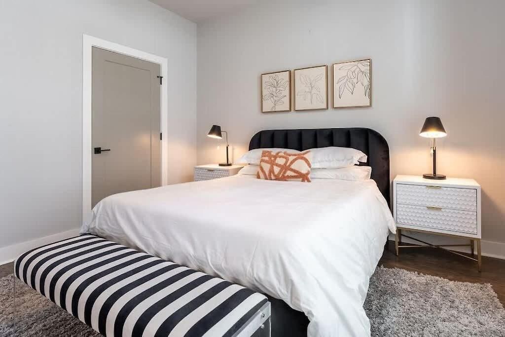 New Side By Side Homes - Sleeps 24 Holiday home Nashville