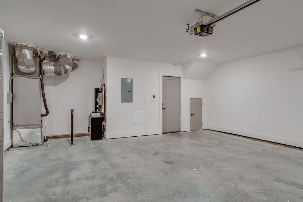 King Bed - Parking - 3 Miles To Lower Broadway Holiday home Nashville