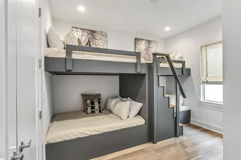 Holiday home Scovel Row Retreat-rooftop Views Near Broadway
