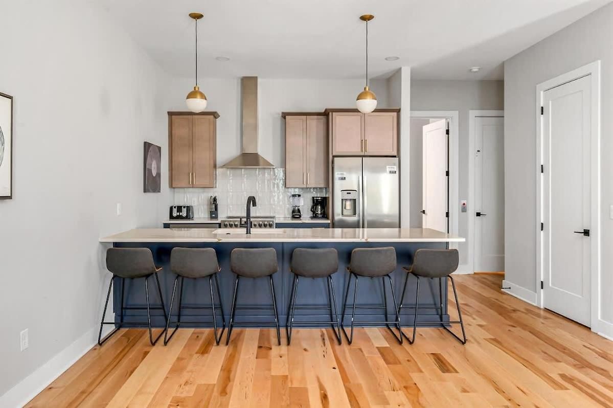 Holiday home Spacious Nash For 12 Guests With Rooftop Views And Hot Tub Nashville