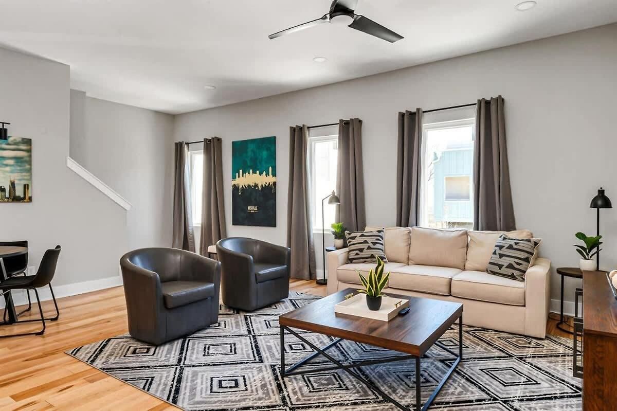 Holiday home Spacious Nash For 12 Guests With Rooftop Views And Hot Tub Nashville