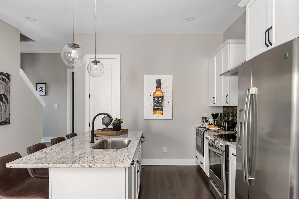 Brand New Side By Side Homes - Sleeps 24 Guests *