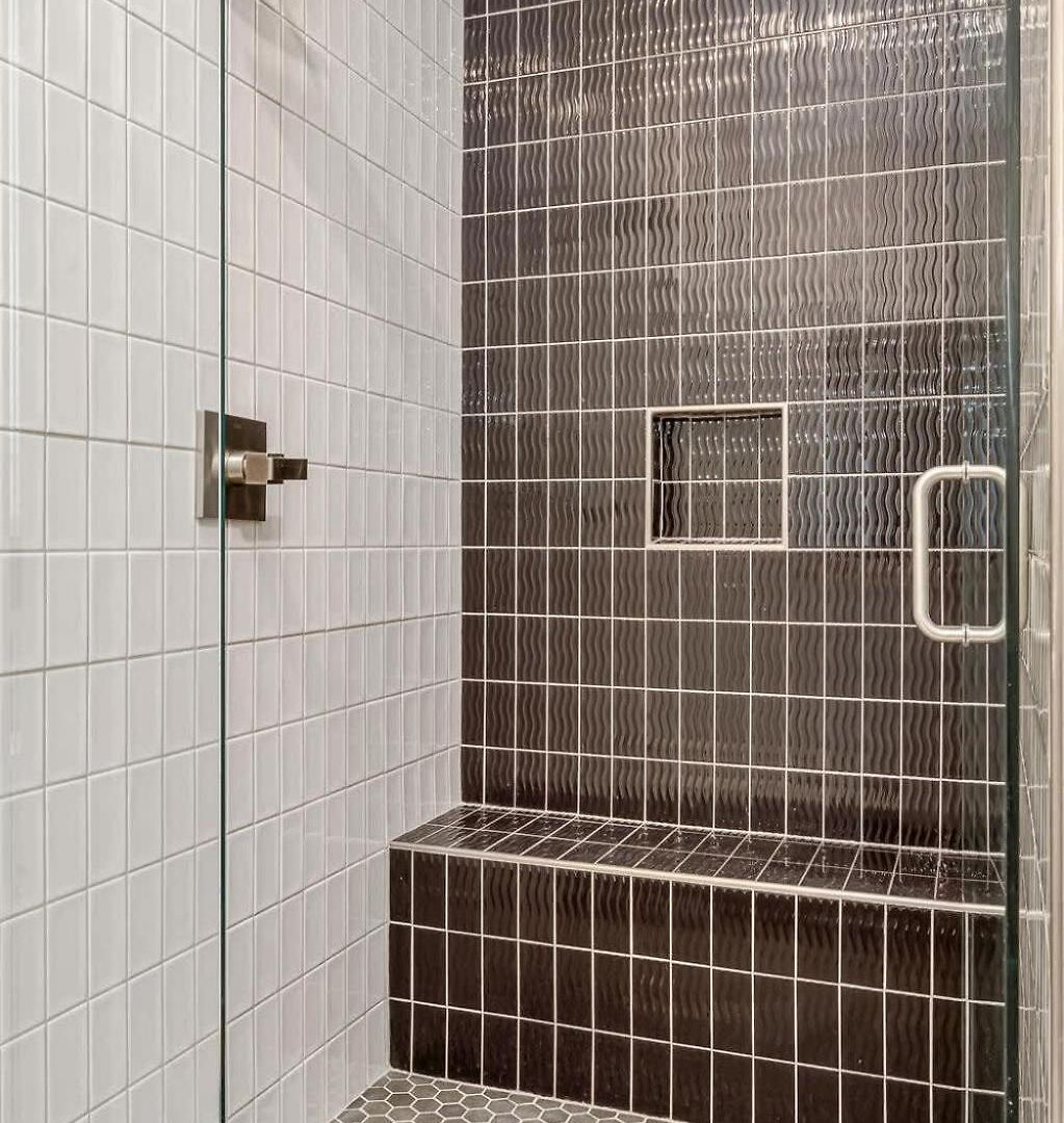 Brand New Side By Side Homes - Sleeps 24 Guests *