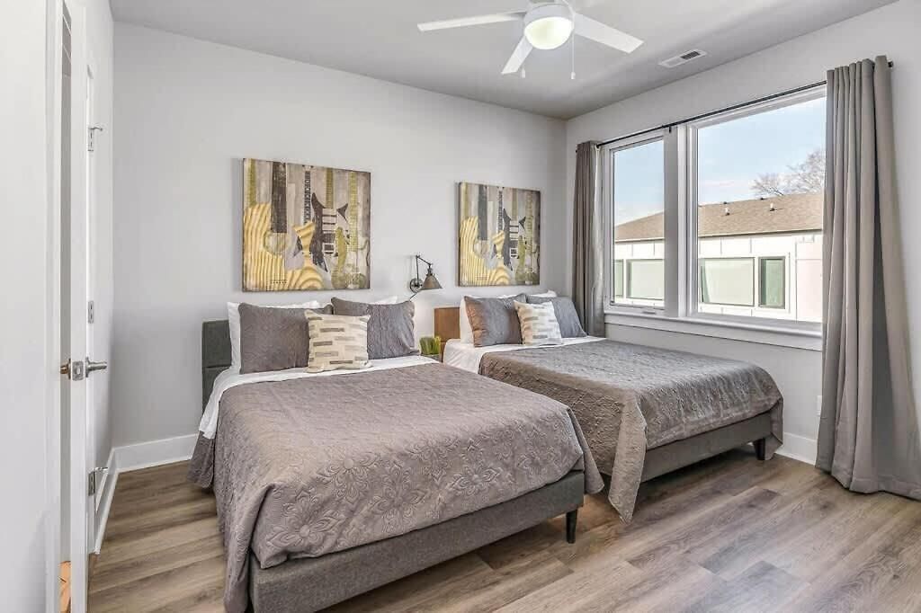 Spacious Nash For 12 Near Broadway * Nashville