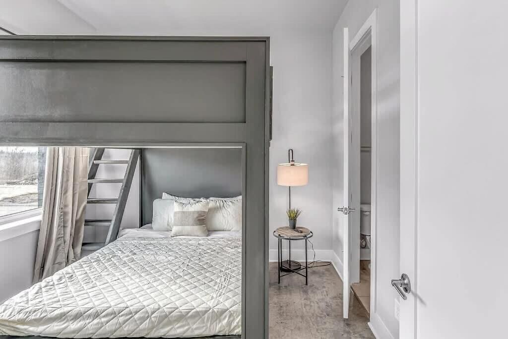 Spacious Nash For 12 Near Broadway Holiday home Nashville