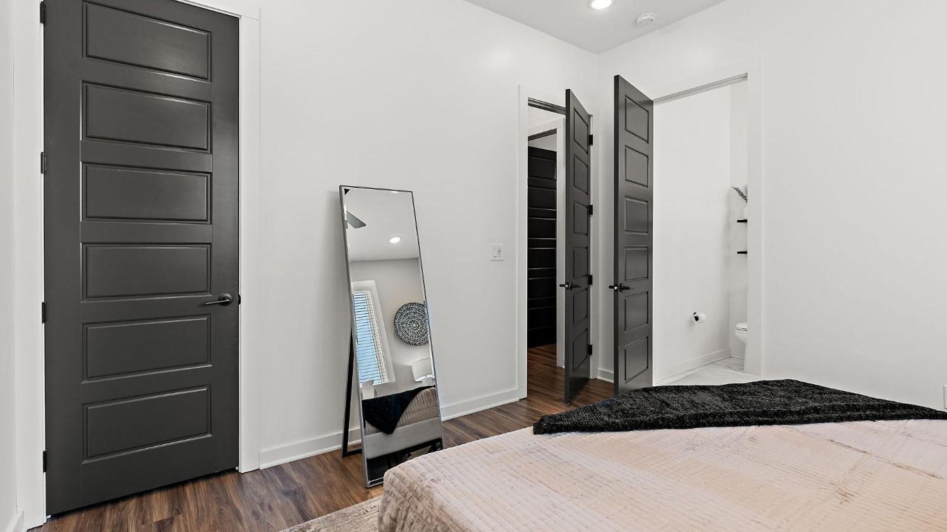 Charmer - Private Rooftop - Sleeps 14 Holiday home *