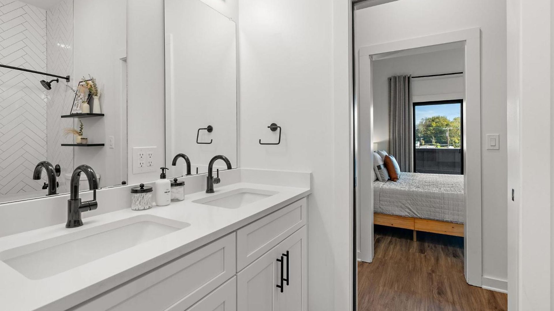 Charmer - Private Rooftop - Sleeps 14 Nashville