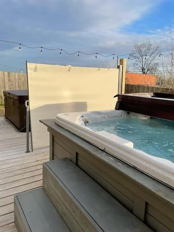 Side By Side Era - Hot Tubs - Rooftop Views Nashville