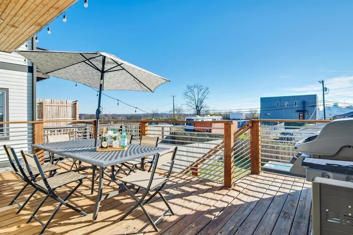 Side By Side Era - Hot Tubs - Rooftop Views Holiday home *