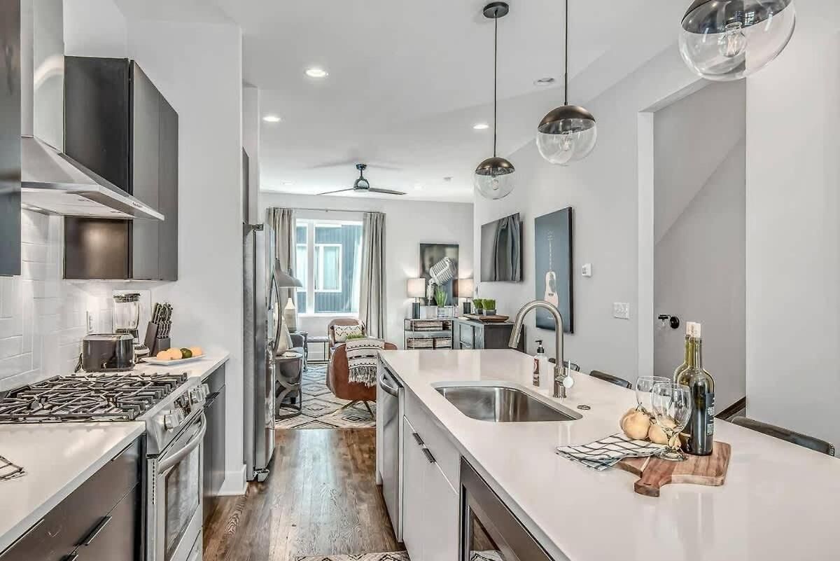 Holiday home Two Large Homes Minutes To Downtown