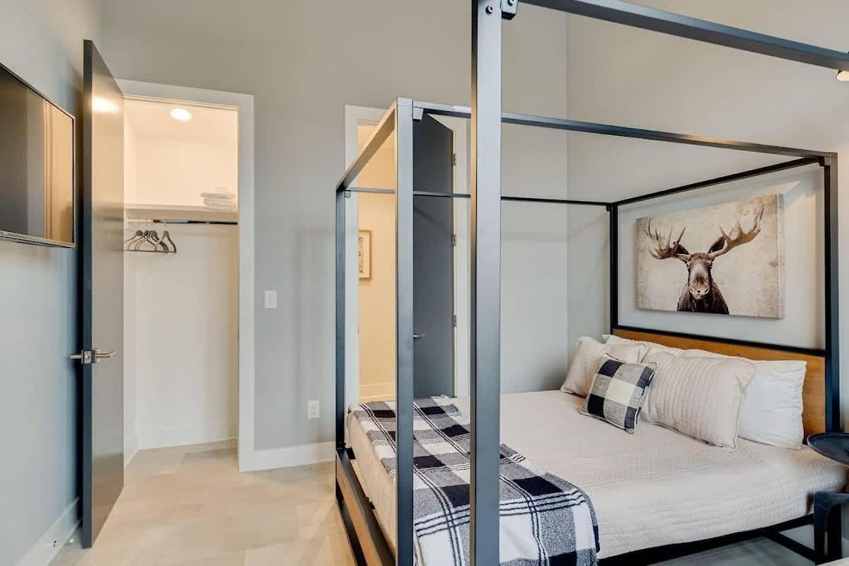 Two Large Homes Minutes To Downtown Holiday home Nashville