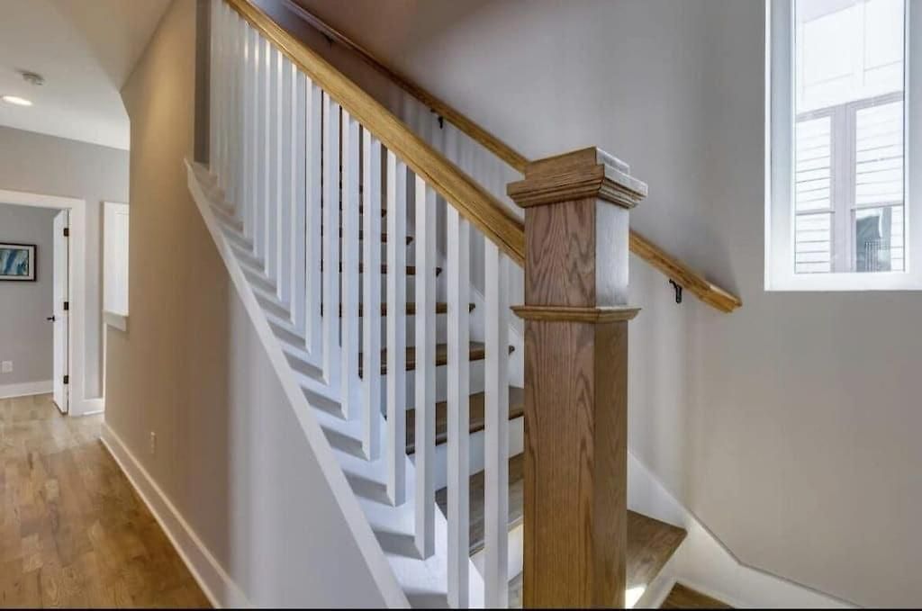 Spacious Close To Belmont Rooftop Holiday home