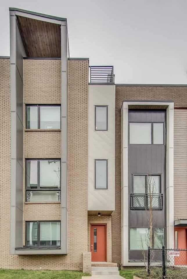 Two Homes - Accommodates 24 Guests