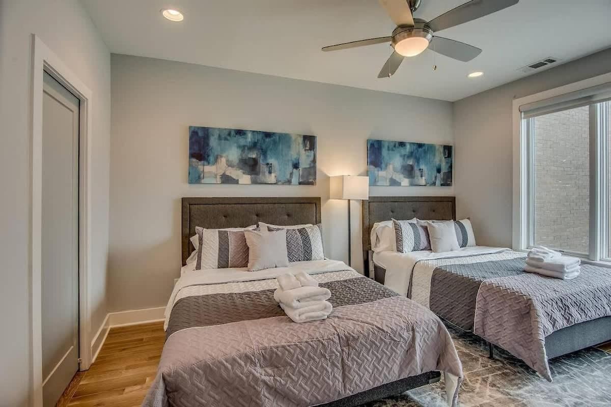 Holiday home Two Homes - Accommodates 24 Guests Nashville