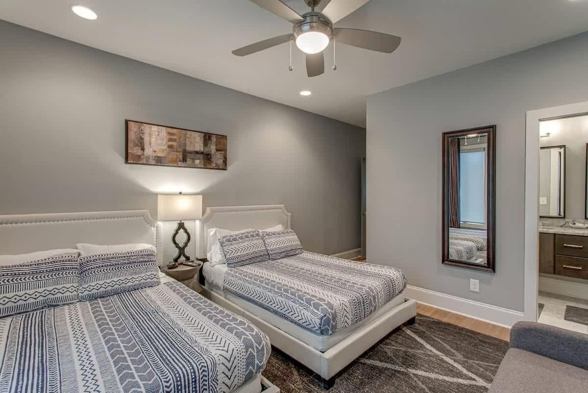 Two Homes - Accommodates 24 Guests *