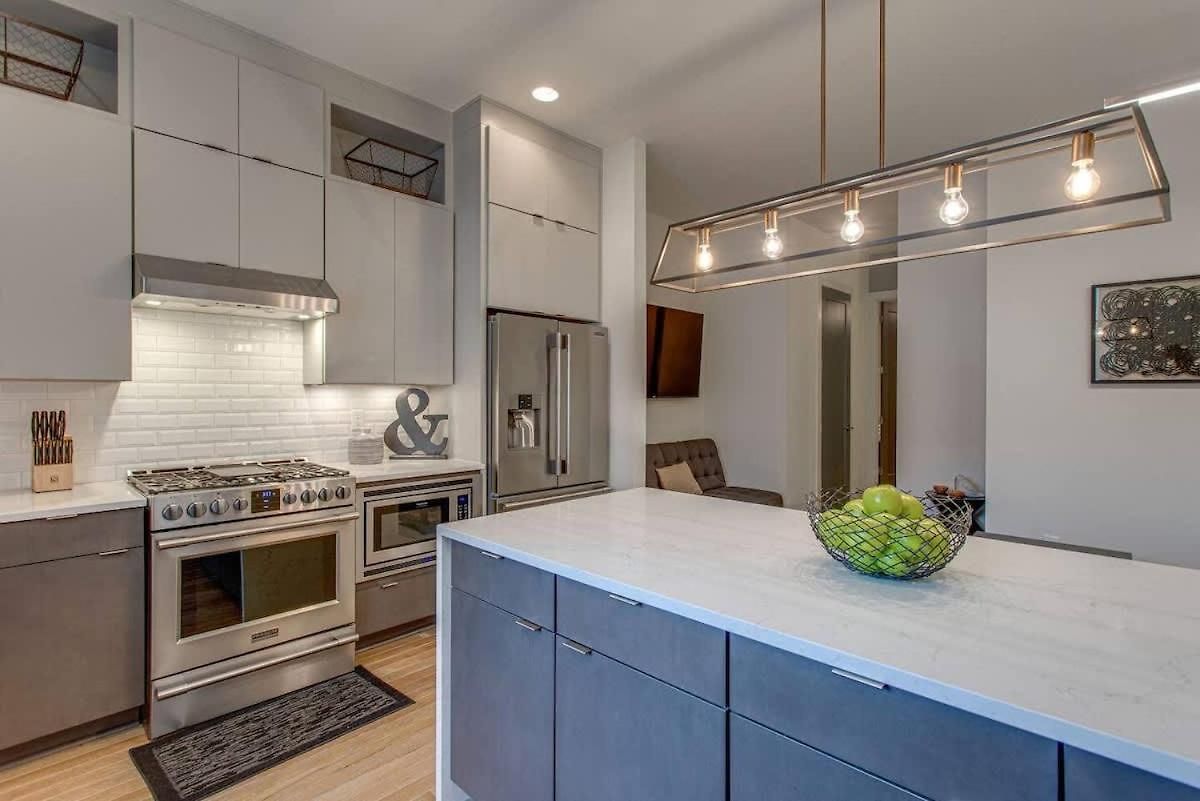 Two Homes - Accommodates 24 Guests Nashville