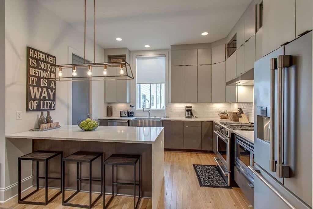 5 Min Uber To Downtown - 2 Car Gargage - Rooftop Holiday home