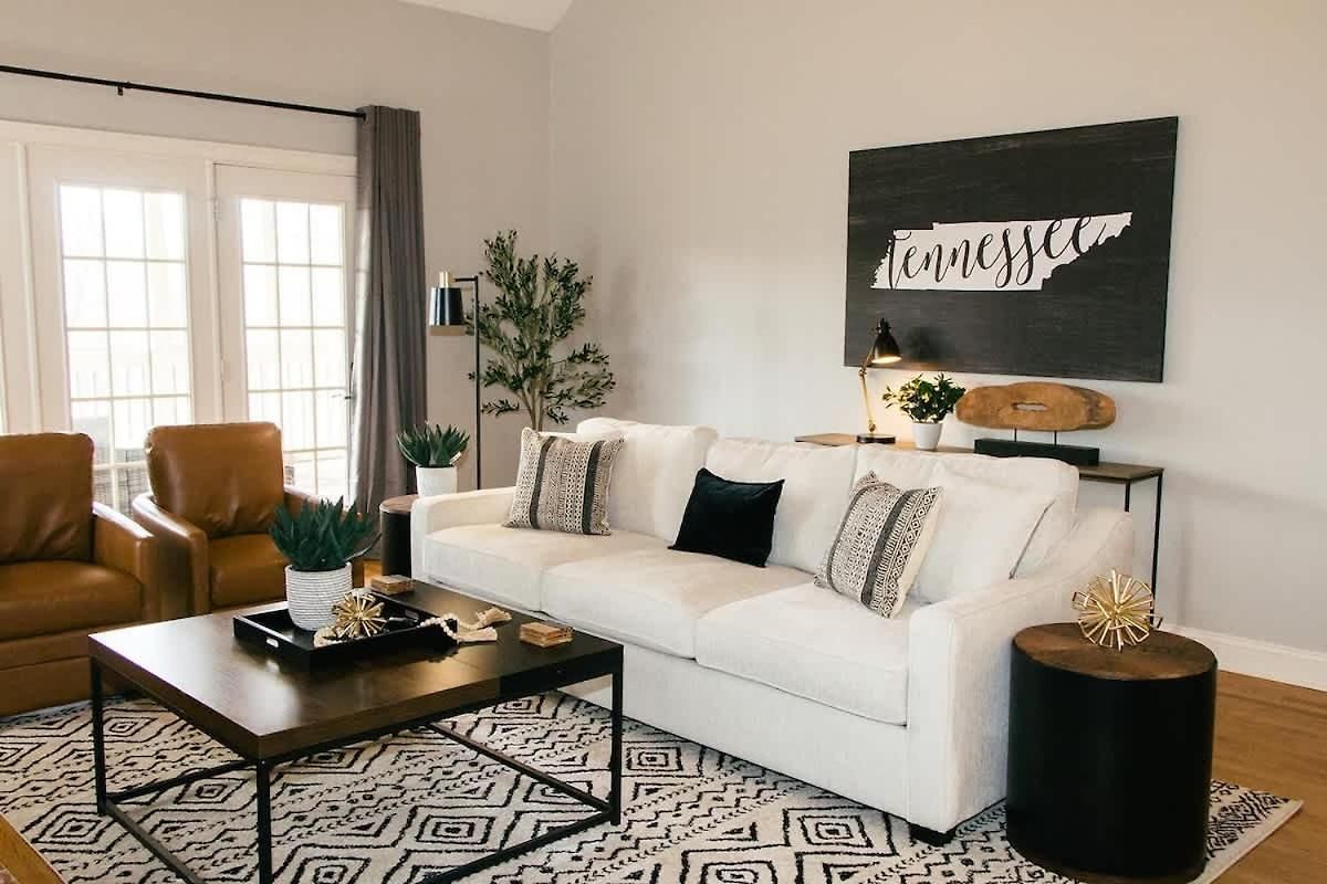 Sprawling Sylvan Park Estate *
