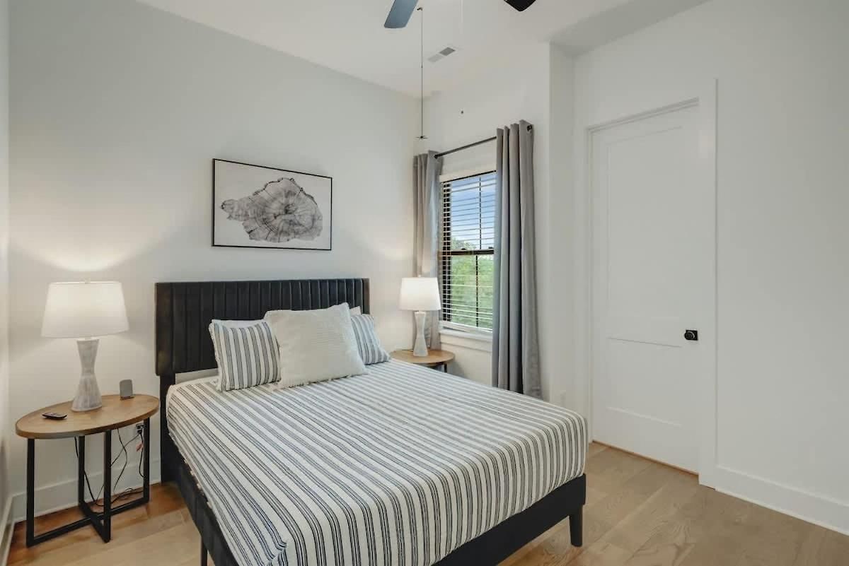 Sprawling Estate - Sleeps 16 *