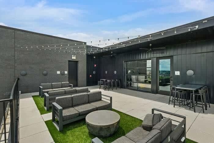 Holiday home 6 Min To Broadway - Gym Rooftop Sleeps 8 *