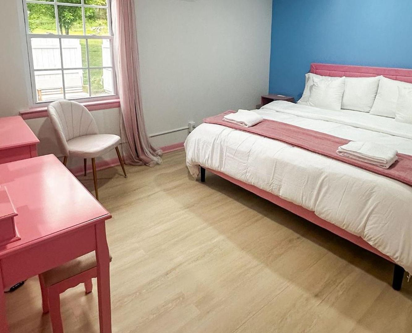 Holiday home Pink - Girls' Trip, 12 Min To Broadway *