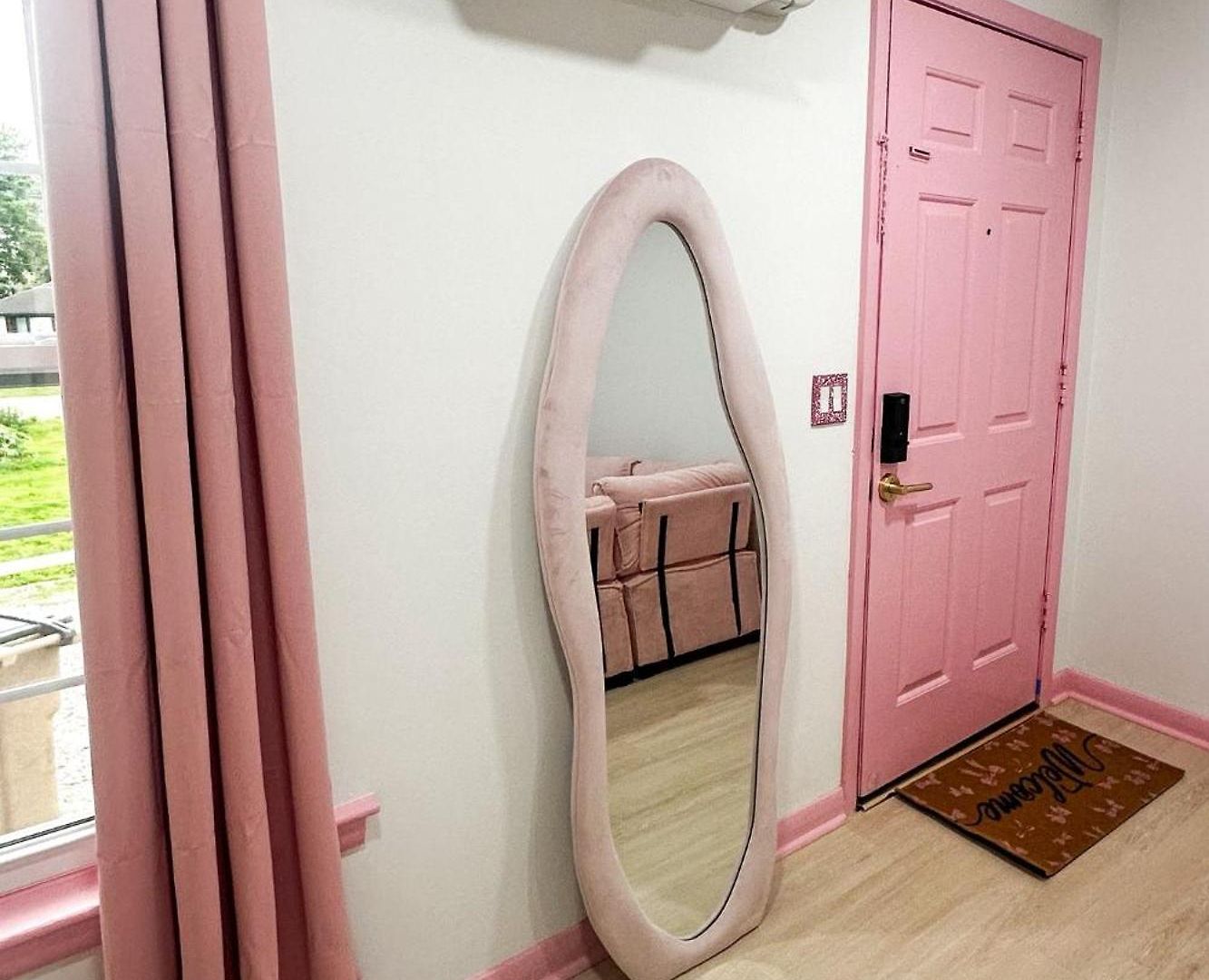 Pink - Girls' Trip, 12 Min To Broadway Holiday home *