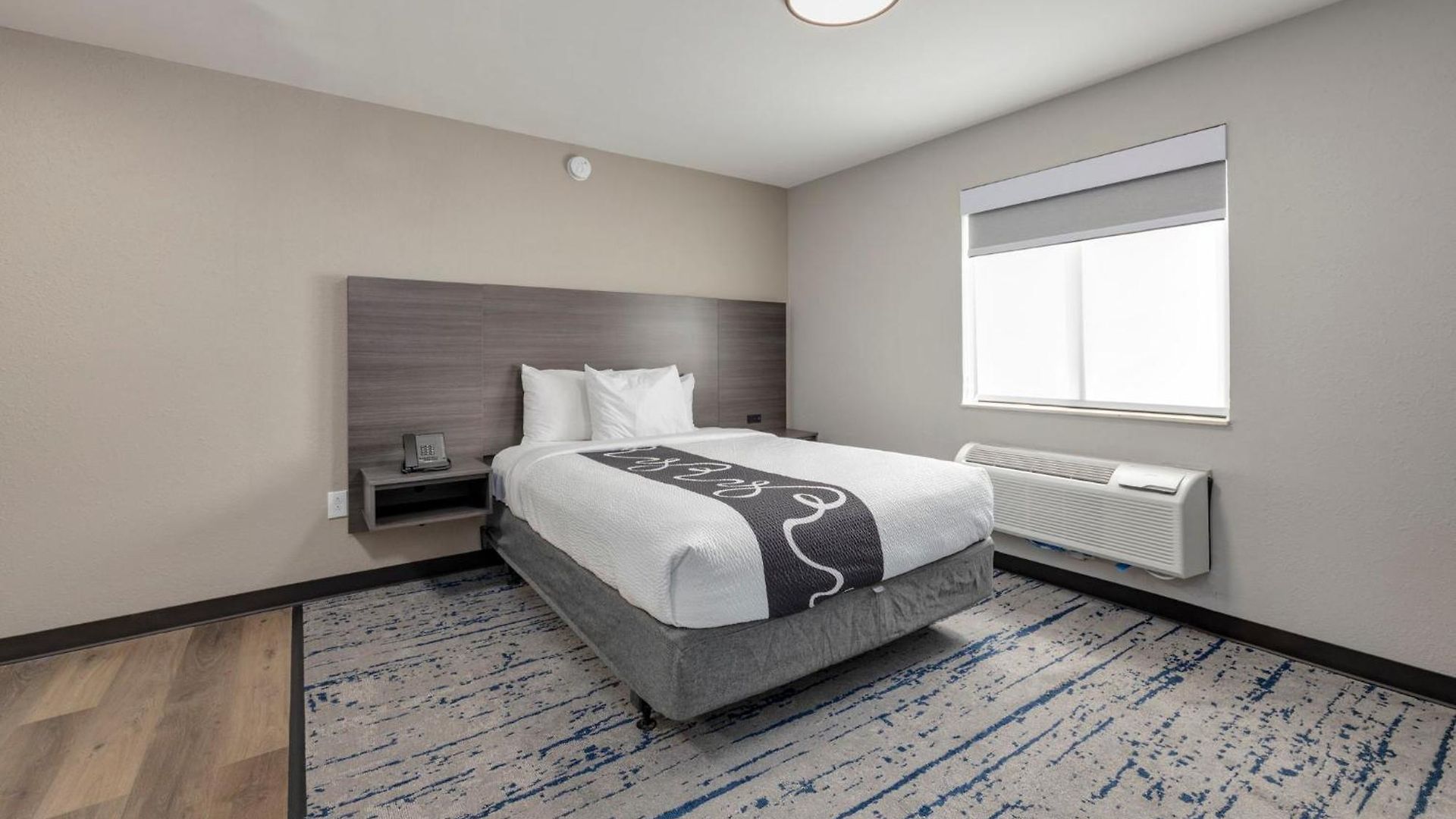 Homestay Suites 2*