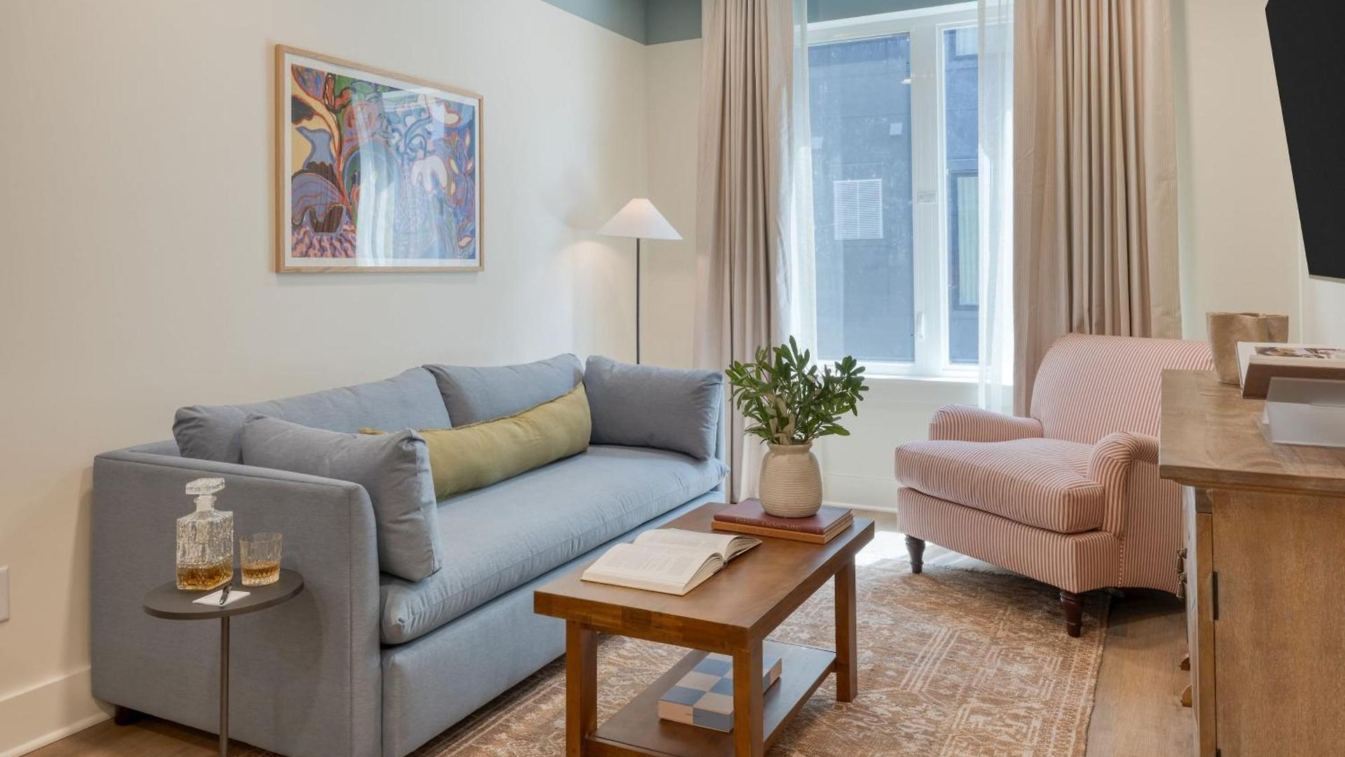 Holiday home 4 Units 16 Guests New 12 South Rooftop Courtyard The Gilmore *