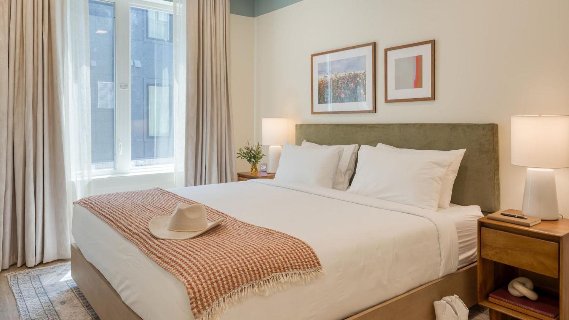 4 Units 16 Guests New 12 South Rooftop Courtyard The Gilmore *